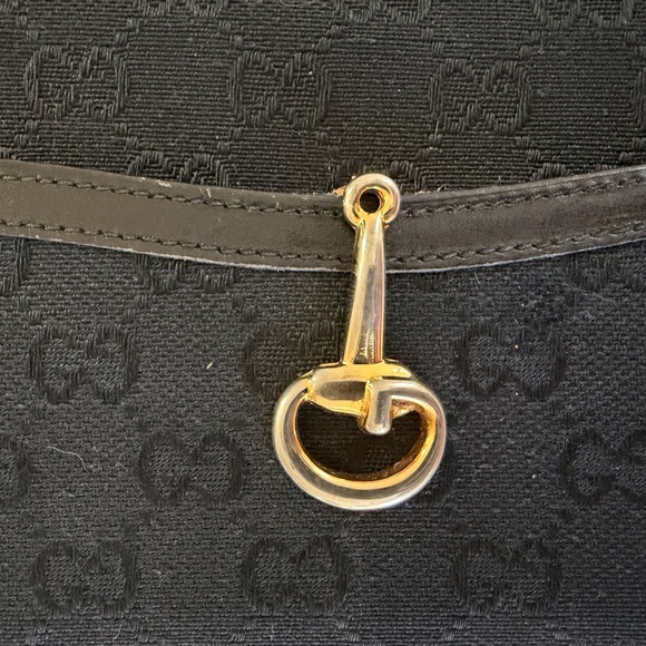 Vintage Gucci Black Leather wallet with signature GG’s - Picture 2 of 13